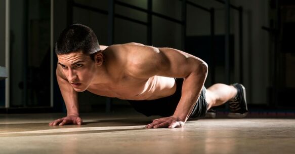 Paul Push -Ups - Exercices nécessaires à l'ostéochondrose de la région de Brustr