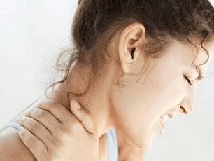 Douleur d'ostéochondrose dans le cou