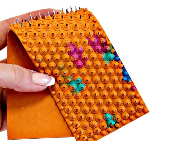 Applicateur d'acupuncture pour l'ostéochondrose cervicale