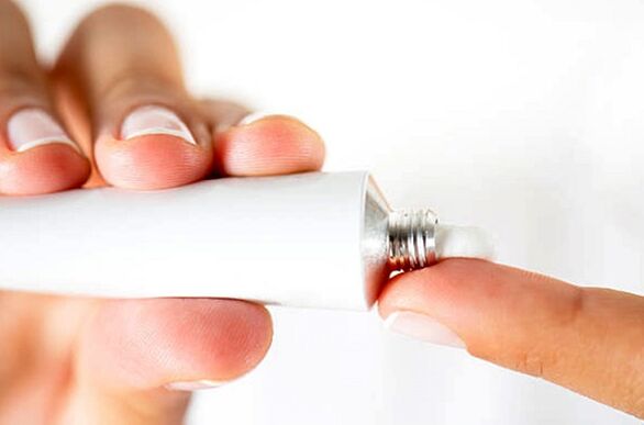 Pommade pour le traitement de l'ostéochondrose cervicale